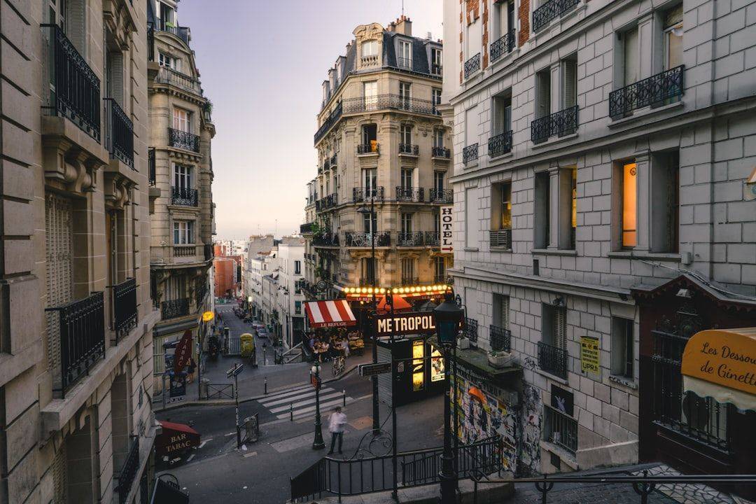 découvrez les meilleures attractions de paris, incluant les monuments emblématiques, les musées fascinants et les expériences uniques qui feront de votre visite un moment inoubliable.