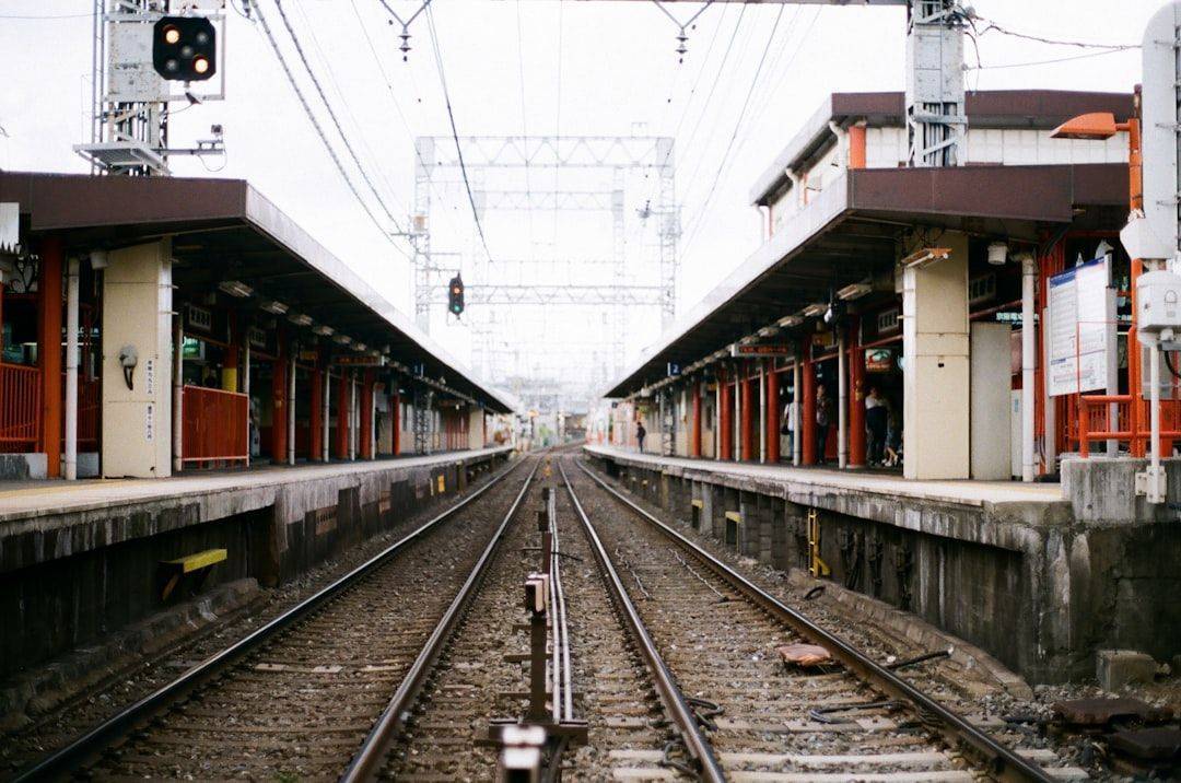 découvrez les solutions de transport efficaces et durables. explorez nos options de transport pour répondre à tous vos besoins, que ce soit pour des déplacements quotidiens, des livraisons commerciales ou des voyages d'affaires. faites le choix d'un transport fiable et adapté à vos exigences.